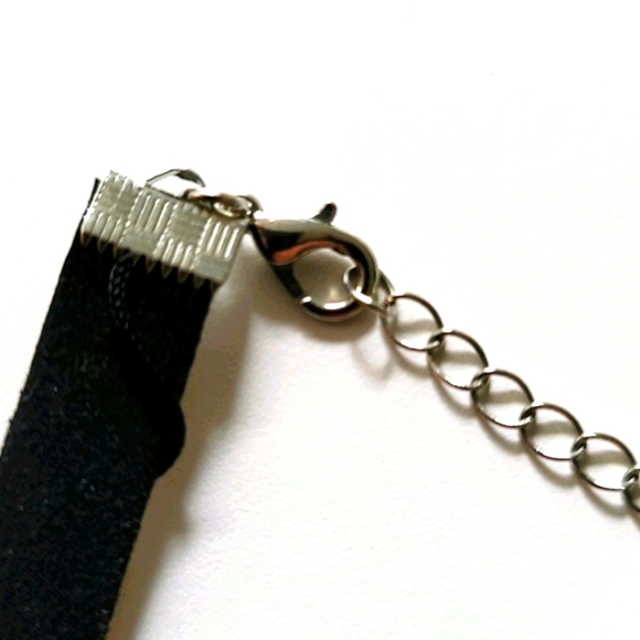 Black Velvet Choker Necklace With Longer Silver Triangle Cord Necklace Attached - Picture 2 of 2